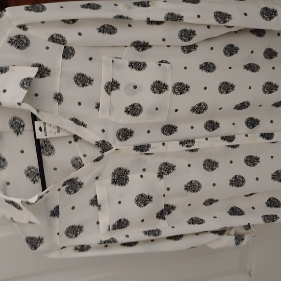 Express White and Black Patterned Blouse - Picture 2 of 3